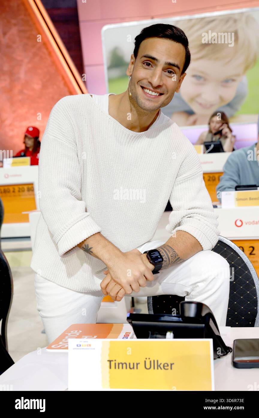Timur Ülker beim 30. RTL-Spendenmarathon 2025 im Studio 8 der EMG Studios. Hürth, 21.11.2025 *** Timur Ülker beim RTL Spendenmarathon 30 2025 in Studio 8 der EMG Studios Hürth, 21 11 2025 Foto:XR.xStoffelsx/xFuturexImagex spendenmarathon 5732 Stockfoto