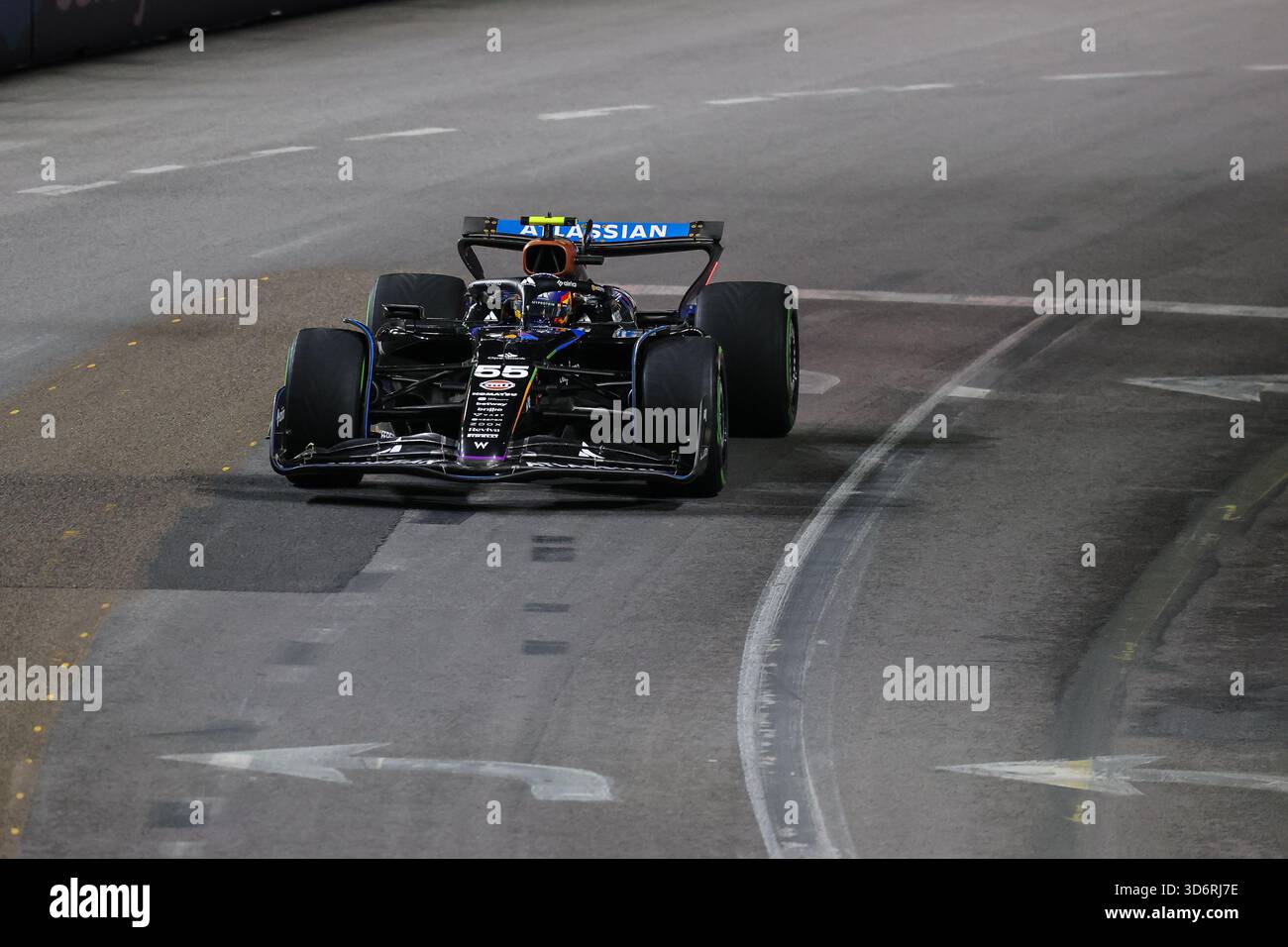 Las Vegas, NV, USA. November 2025. Atlassian Williams Racing, Mercedes-Pilot Carlos Sainz (55) fährt während des dritten Trainings beim Formel 1 Heineken Las Vegas Grand Prix in Las Vegas, NV. Christopher Trim/CSM/Alamy Live News Stockfoto