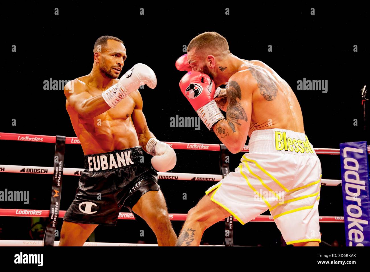 Brighton Centre, Stadt Brighton & Hove, East Sussex, Großbritannien. Harlem Eubank (UK) gegen Josh Wagner (CAN) im Weltergewicht im Brighton Centre für 10 Runden, in denen Eubank nach einer einstimmigen Punkteentscheidung gewann. 21. November 2025 David Smith/Alamy Stockfoto