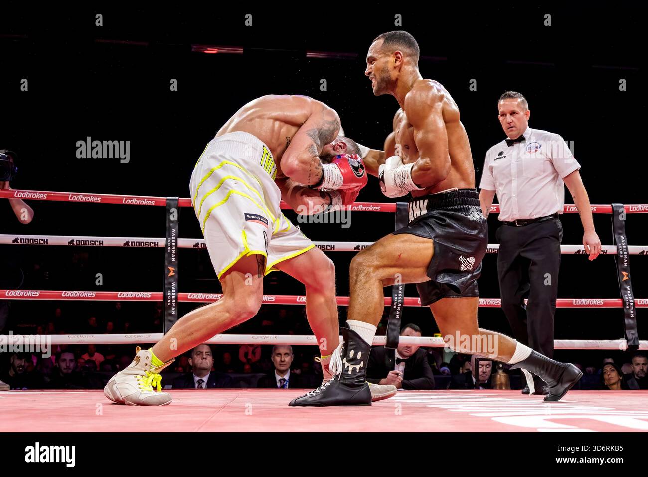 Brighton Centre, Stadt Brighton & Hove, East Sussex, Großbritannien. Harlem Eubank (UK) gegen Josh Wagner (CAN) im Weltergewicht im Brighton Centre für 10 Runden, in denen Eubank nach einer einstimmigen Punkteentscheidung gewann. 21. November 2025 David Smith/Alamy Stockfoto