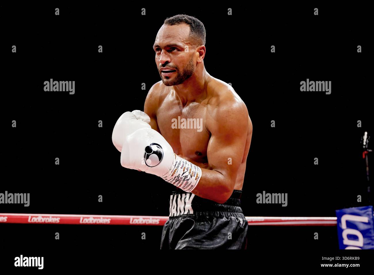 Brighton Centre, Stadt Brighton & Hove, East Sussex, Großbritannien. Harlem Eubank (UK) gegen Josh Wagner (CAN) im Weltergewicht im Brighton Centre für 10 Runden, in denen Eubank nach einer einstimmigen Punkteentscheidung gewann. 21. November 2025 David Smith/Alamy Stockfoto