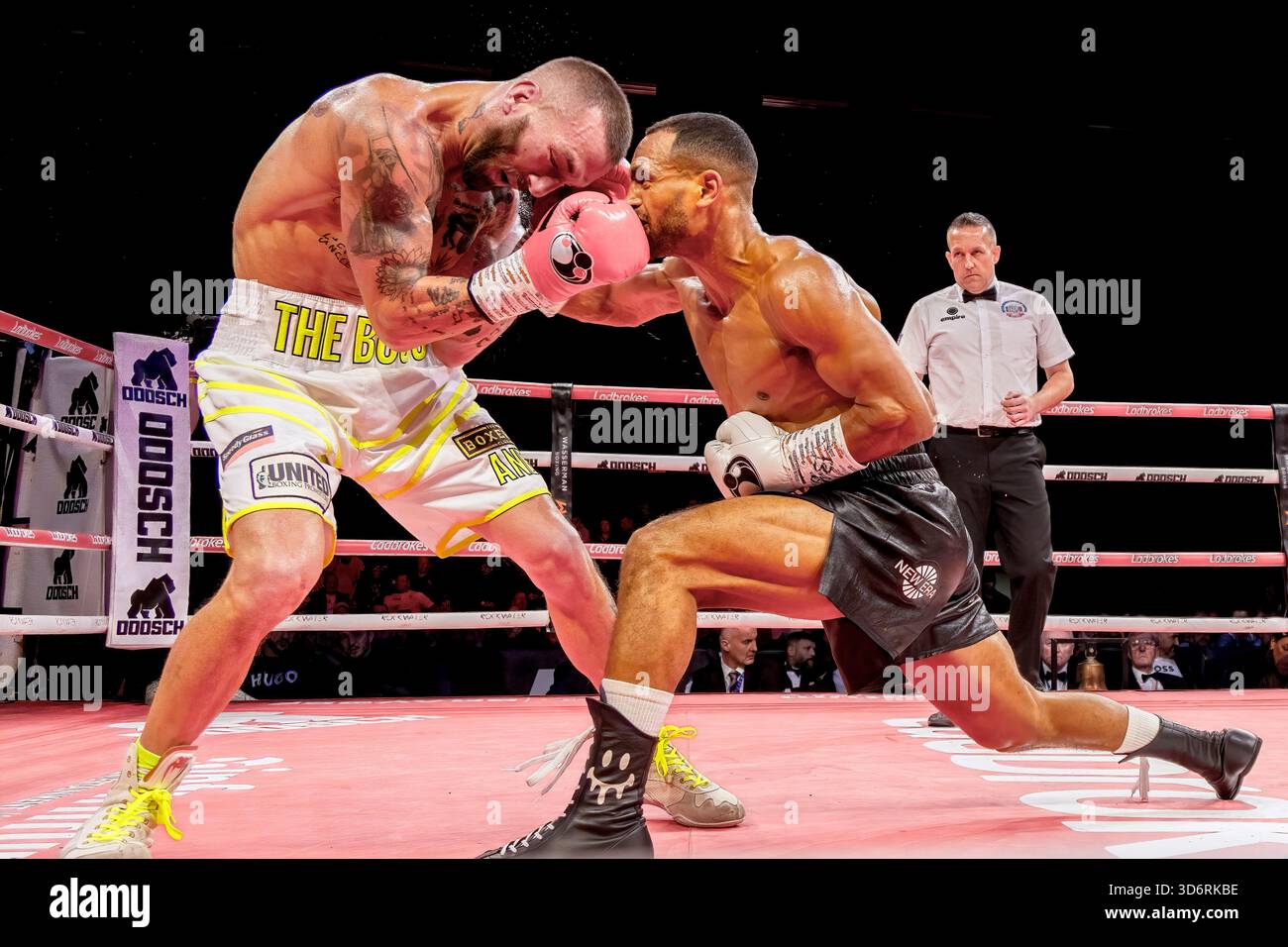 Brighton Centre, Stadt Brighton & Hove, East Sussex, Großbritannien. Harlem Eubank (UK) gegen Josh Wagner (CAN) im Weltergewicht im Brighton Centre für 10 Runden, in denen Eubank nach einer einstimmigen Punkteentscheidung gewann. 21. November 2025 David Smith/Alamy Stockfoto