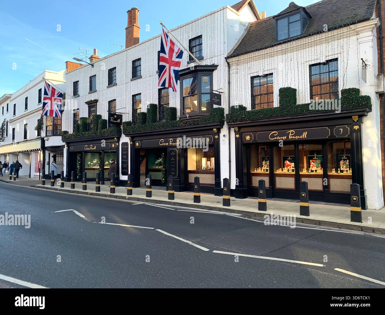 Stratford Upon Avon Shops Shakespear Poet Centre The People Shops Outside People People Walking Geschichte Schilder historischer Plätze - Smartphone-aufgenommenes Stockfoto