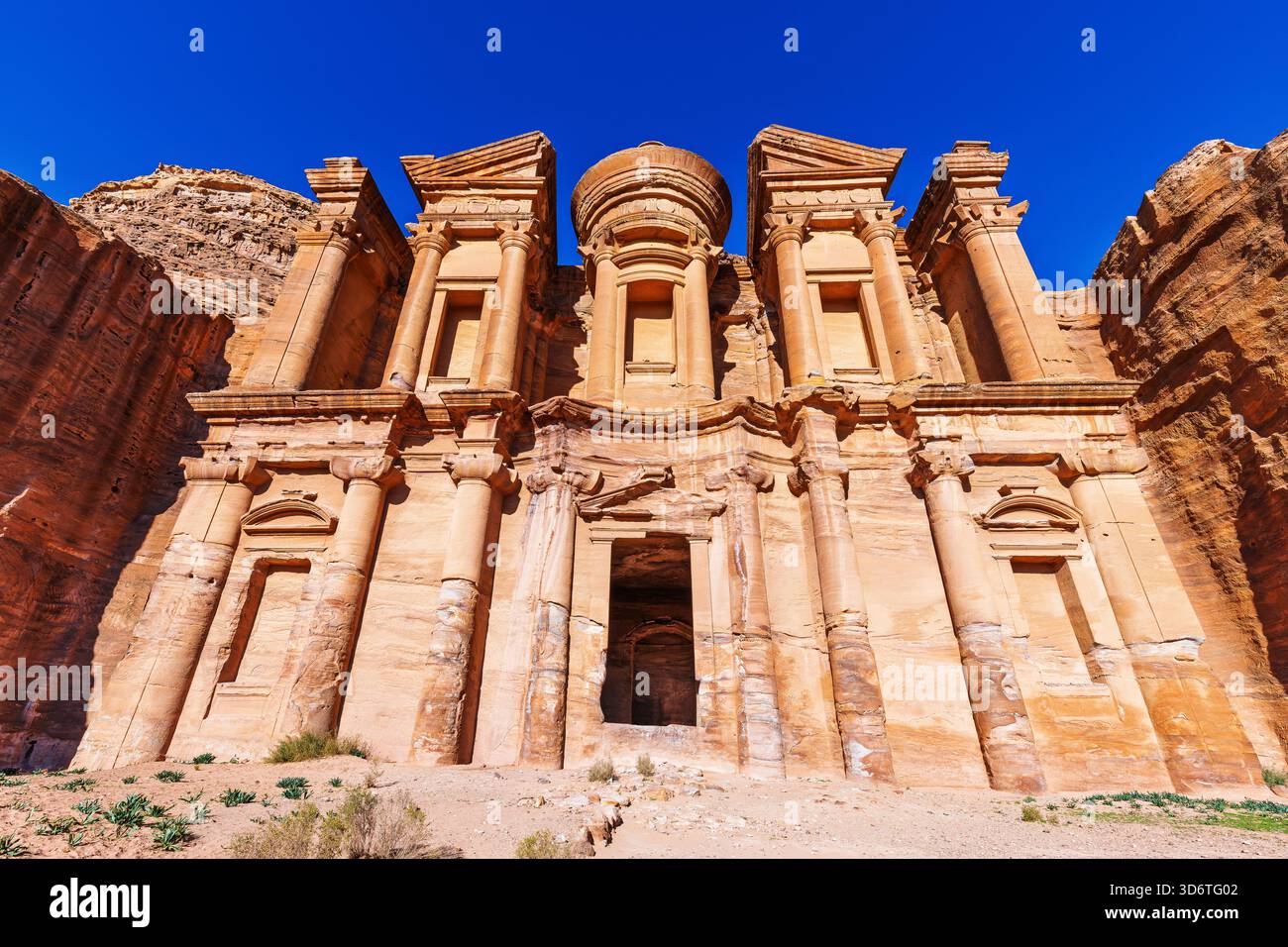 Petra, Jordanien. El Deir (das Kloster) in Petra, der Hauptstadt des alten Nabateischen Königreichs. Stockfoto