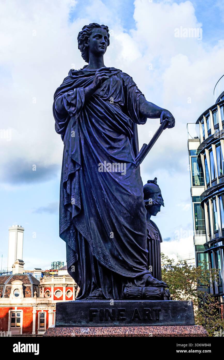Statue of Fine Art, Holborn Viaduct, London, England Stockfoto