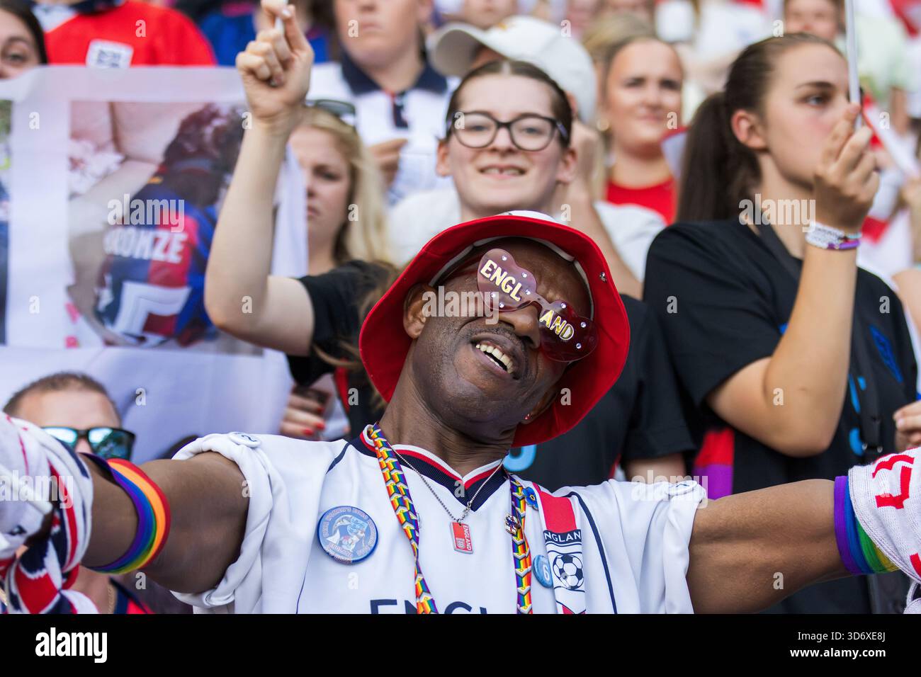 Leicester, Großbritannien. Juni 2025. England Fan After the Women's International Friendly vs. Jamaika im Kingpower Stadium. Stockfoto