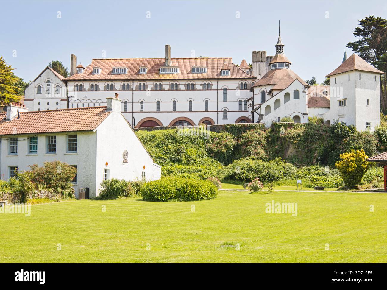 Caldey Abbey and Village, Caldey Island, Tenby, Pembrokeshire, Südwales, UK Stockfoto