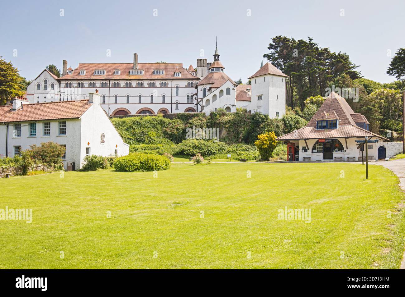 Caldey Abbey and Village, Caldey Island, Tenby, Pembrokeshire, Südwales, UK Stockfoto