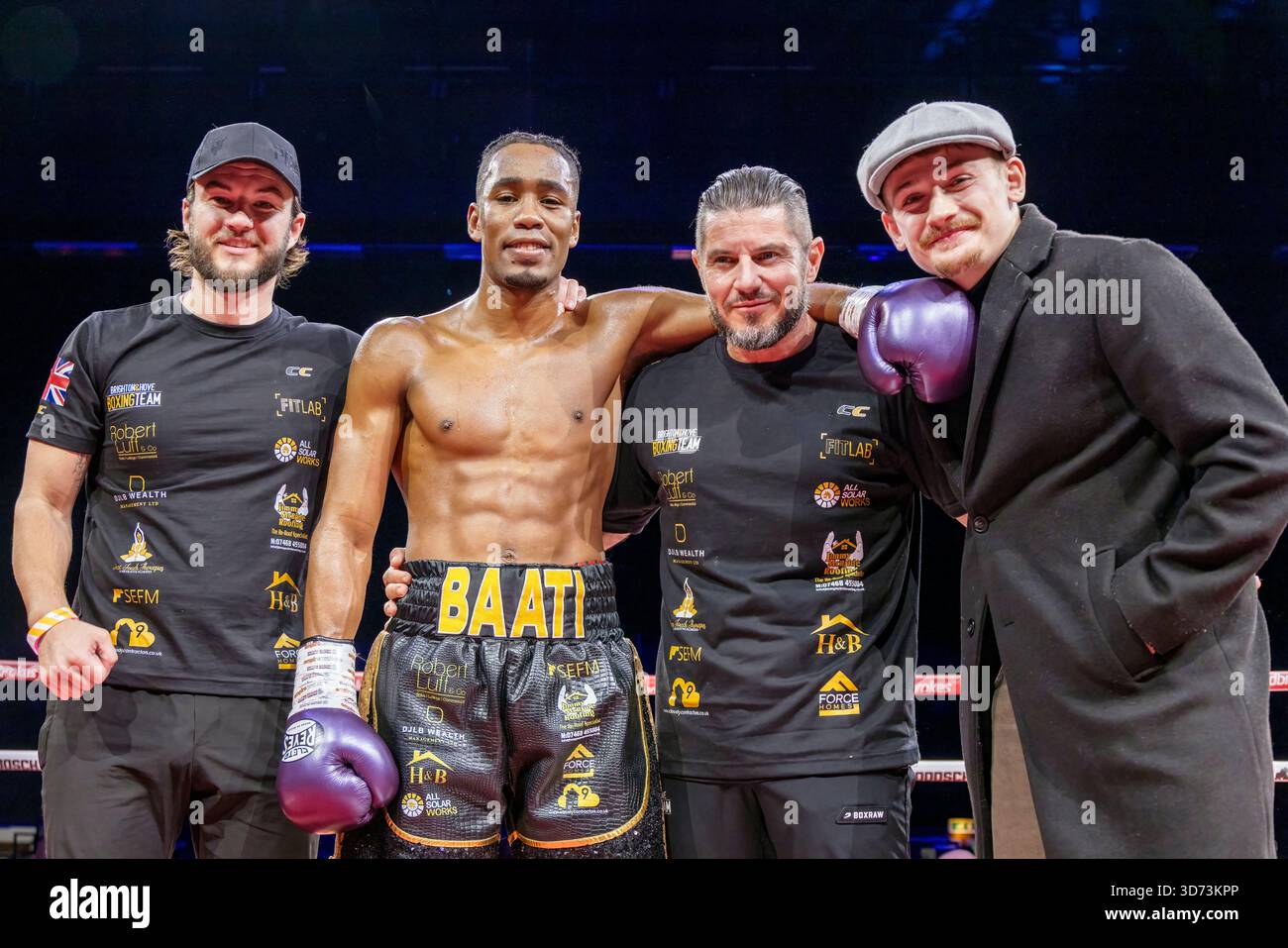 Brighton Centre, Stadt Brighton & Hove, East Sussex, Großbritannien. Boxen als Younes Baati (UK) gegen Ezequiel Gregores (Arg) Weltergewicht Wettbewerb im Brighton Centre für 8 Runden, in denen Younes Baati nach einer Punkteentscheidung gewann. 21. November 2025 David Smith/Alamy Stockfoto