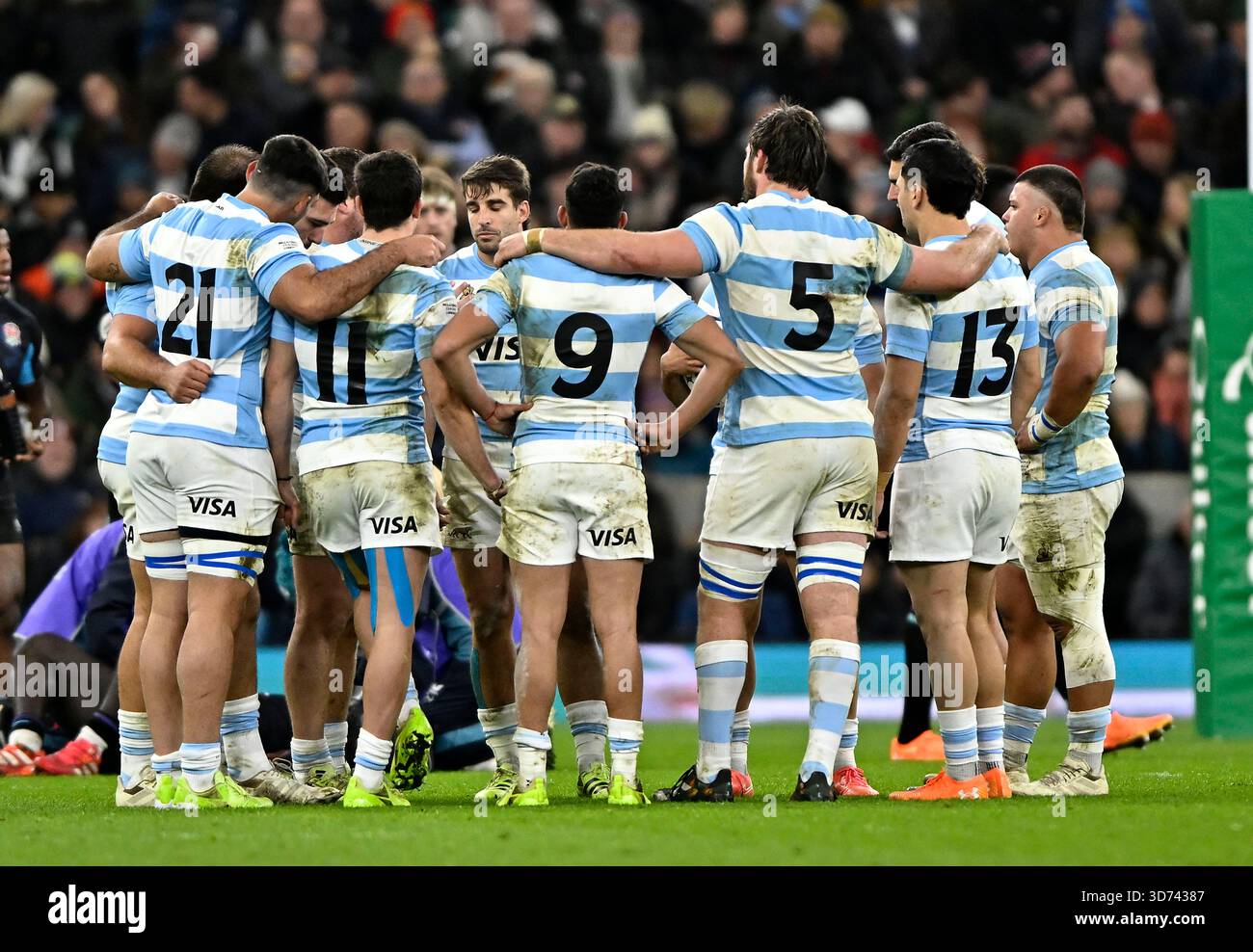 Twickenham, Vereinigtes Königreich. November 2025. England V Argentinien. Quilter Nations Serie. Allianz Stadium. Twickenham. Das argentinische Team dringt während des internationalen Rugby-Spiels der England V Argentina Quilter Nations Series zusammen. Quelle: Sport In Pictures/Alamy Live News Stockfoto