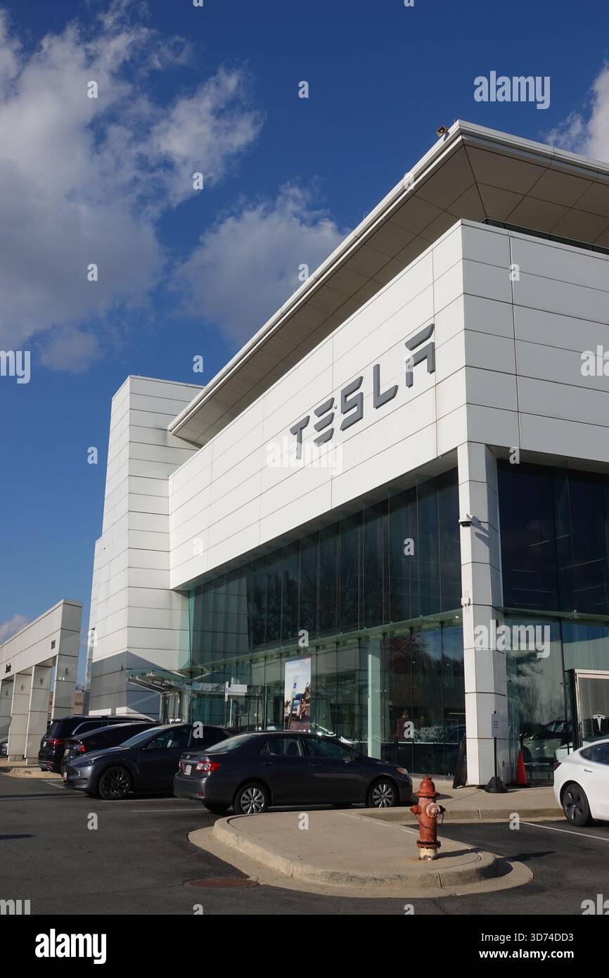 USA Tesla Händler Ausstellungsraum Händler Autos Elektroautos Geschäft außerhalb Rockville Maryland Stockfoto