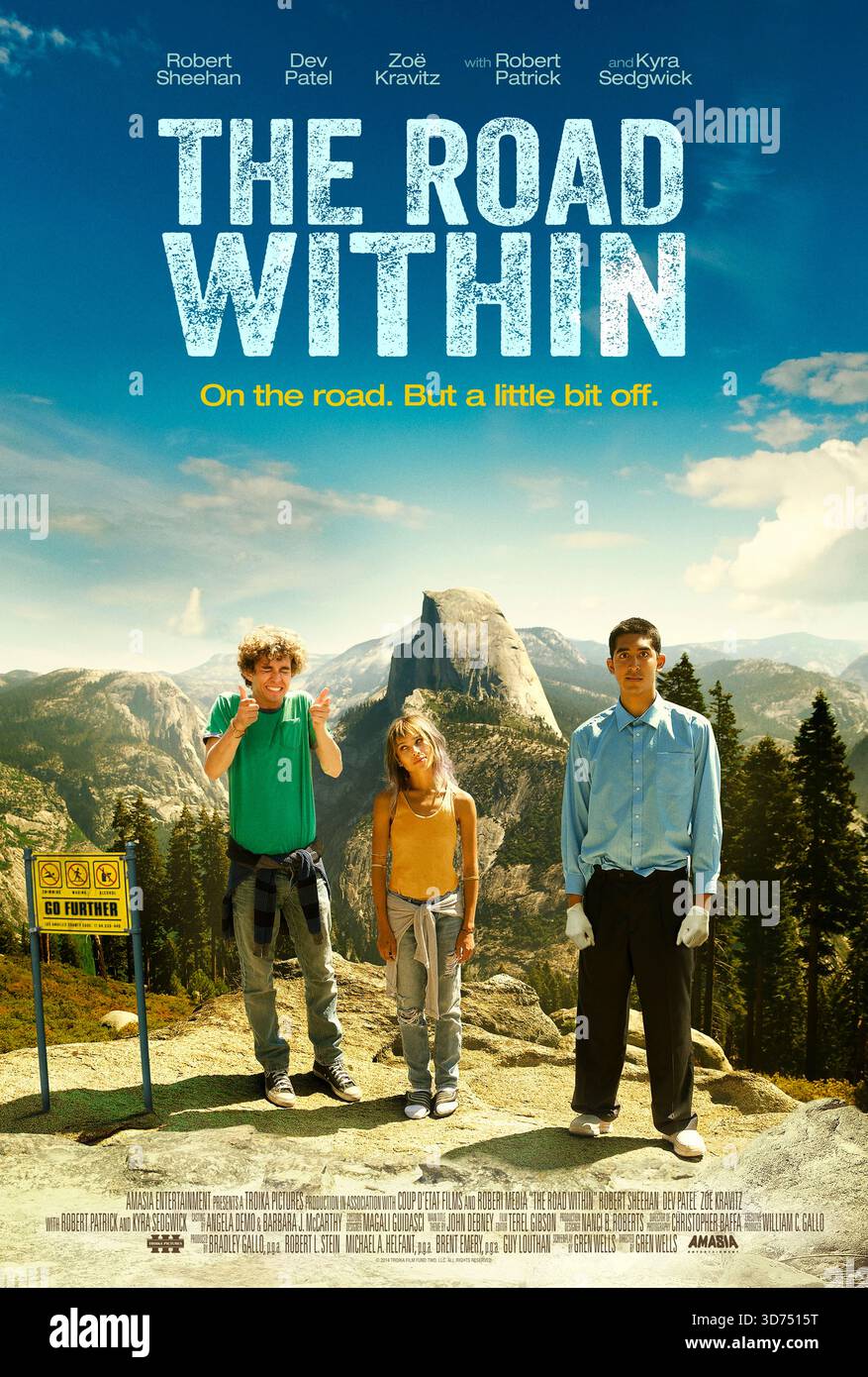 The Road Within (2014) von Gren Wells mit Robert Sheehan, Dev Patel und Zoë Kravitz. Ein junger Mann mit Tourette-Syndrom entkommt einer Verhaltensklinik mit zwei Mitpatienten und begibt sich auf eine Reise ins Meer, um die Asche seiner verstorbenen Mutter zu verstreuen und ihre Kämpfe mit psychischen Krankheiten zu konfrontieren. US-Poster NUR FÜR REDAKTIONELLE ZWECKE. Kredit: BFA / Well Go USA Stockfoto