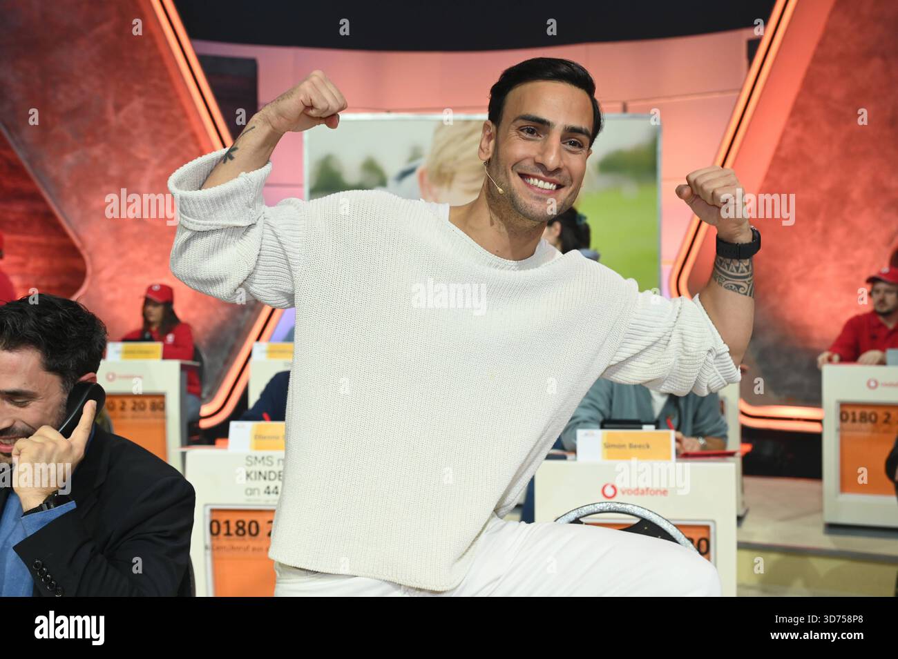 Schauspieler Timur Ülker nimmt am 30. RTL Spendenmarathon wir helfen Kindern 2025 Teil *** Schauspieler Timur Ülker nimmt 30 am RTL Telethon wir helfen Kindern 2025 Teil Stockfoto