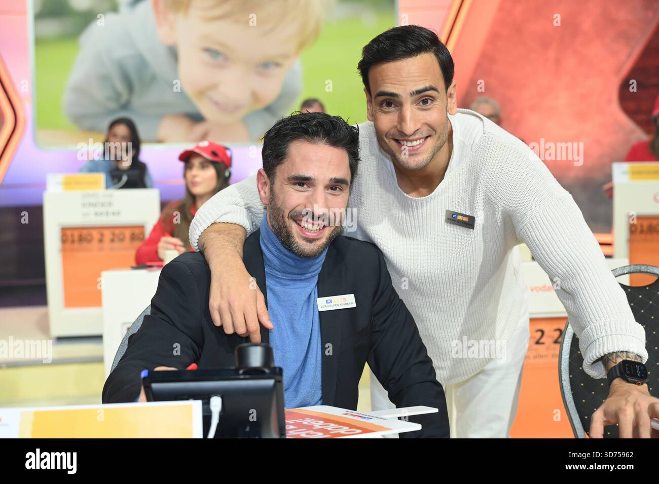 Jan Kittmann und Timur Ülker , l-r, nimmt am 30. RTL Spendenmarathon wir helfen Kindern 2025 Teil *** Jan Kittmann und Timur Ülker , l r, nehmen am RTL Telethon wir helfen Kindern 2025 Teil 30 Stockfoto