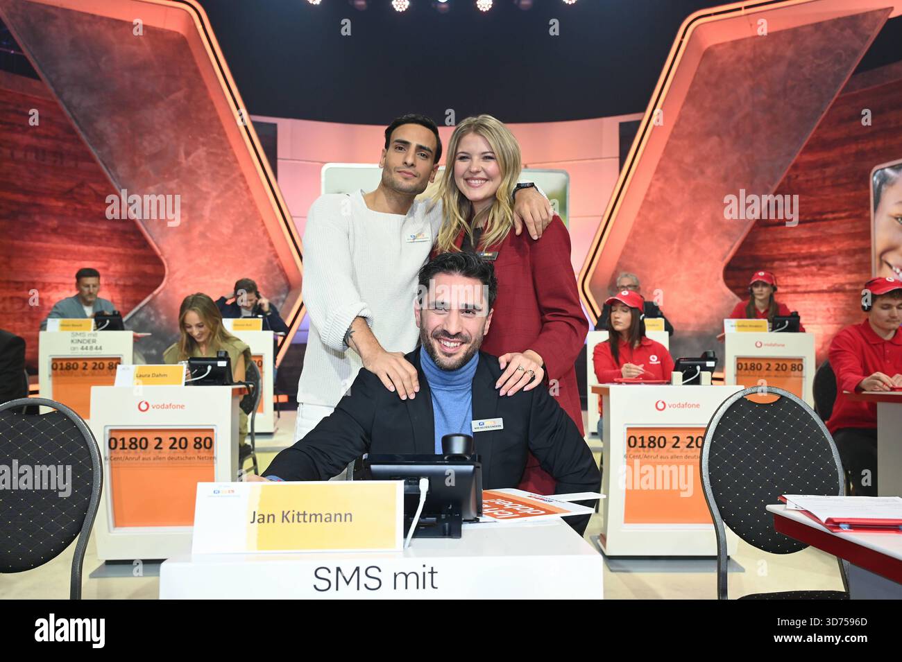 Timur Ülker, Jan Kittmann und Josefin Bressel nehmen am 30. RTL Spendenmarathon wir helfen Kindern 2025 Teil *** Timur Ülker, Jan Kittmann und Josefin Bressel nehmen am 30 RTL Benefizmarathon wir helfen Kindern 2025 Teil Stockfoto