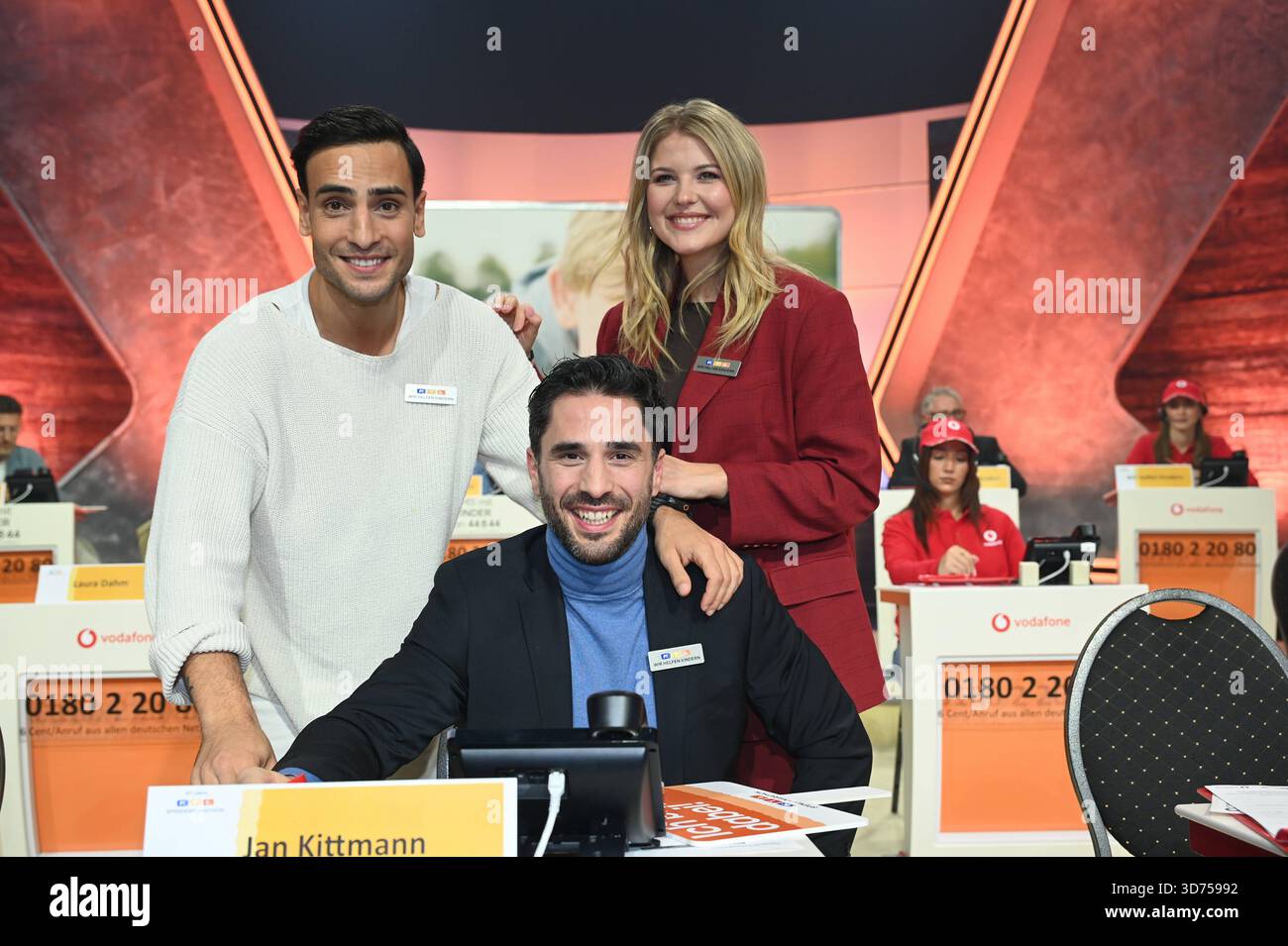 Timur Ülker, Jan Kittmann und Josefin Bressel nehmen am 30. RTL Spendenmarathon wir helfen Kindern 2025 Teil *** Timur Ülker, Jan Kittmann und Josefin Bressel nehmen am 30 RTL Benefizmarathon wir helfen Kindern 2025 Teil Stockfoto