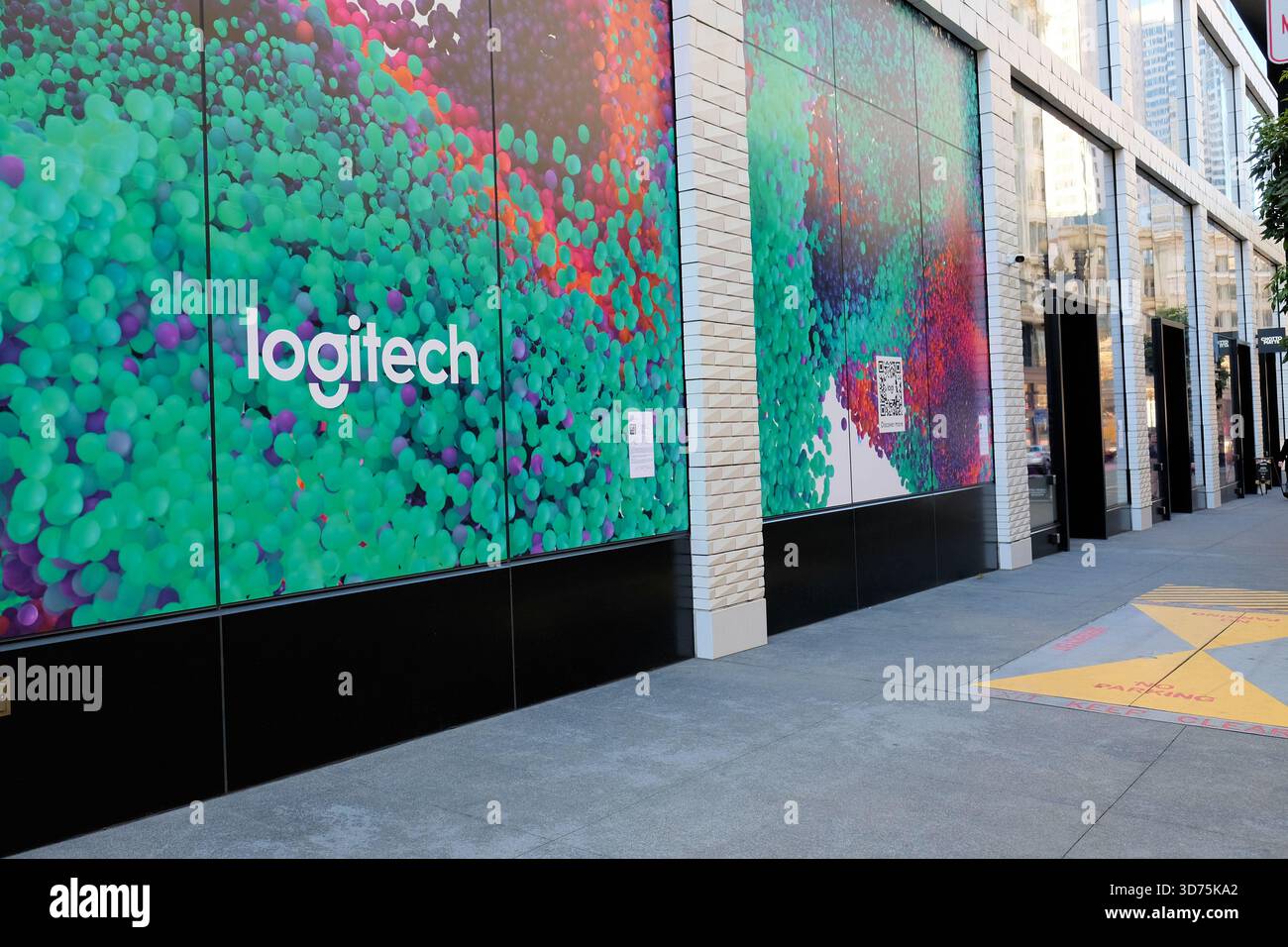Logitech Experience Store am Union Square in der Innenstadt von San Francisco, Kalifornien; der erste Pop-up-Store des Unternehmens mit temporärem Zugang zum praktischen Zugriff. Stockfoto