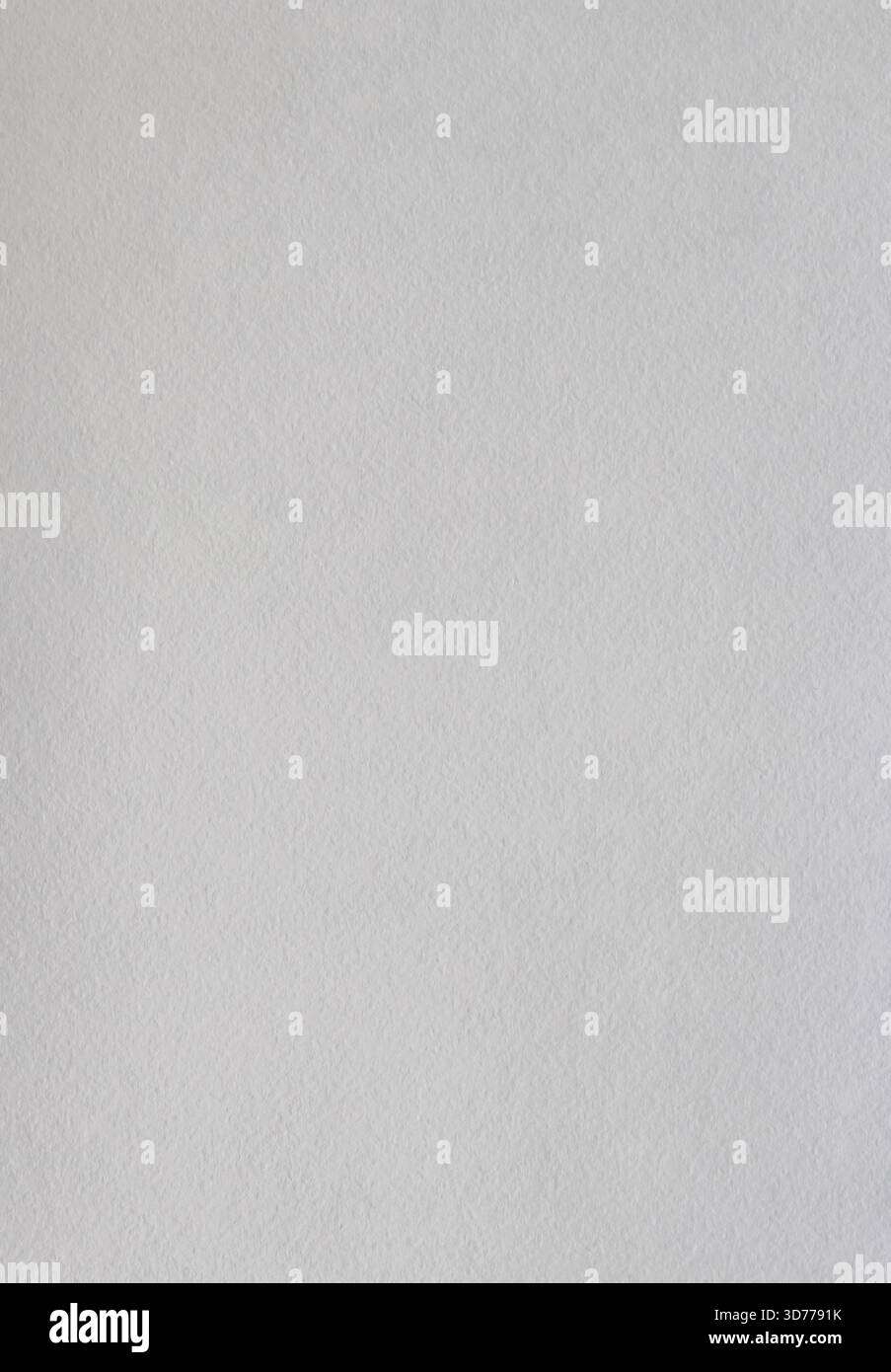 Vertikales Blanko-Aquarellpapier mit mittelkörniger Zellulosestruktur. Idealer Hintergrund für Kunstmockups, Malen, Skizzieren und kreative DE Stockfoto