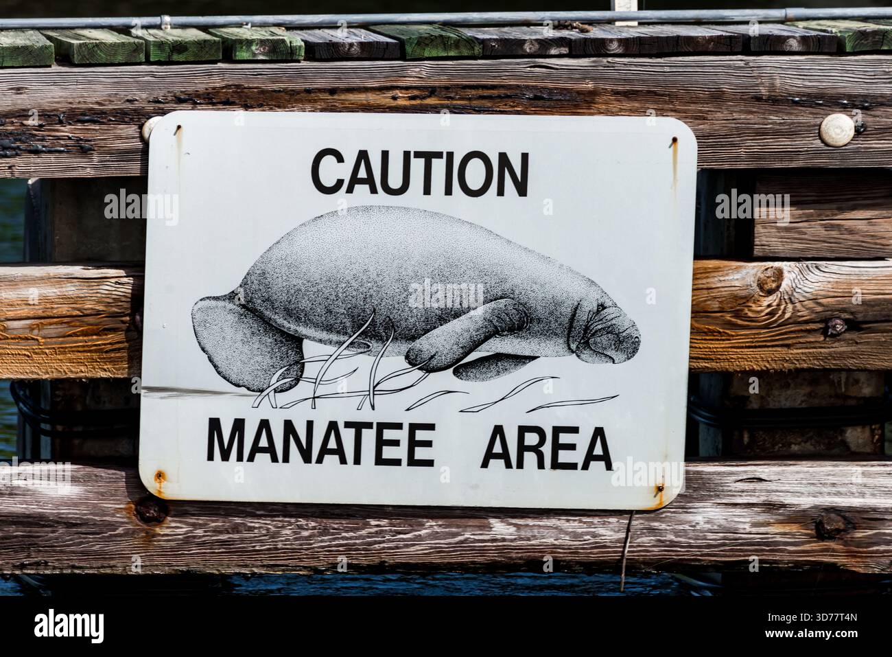 Manateee-Schild entlang einer Florida Waterway. Stockfoto
