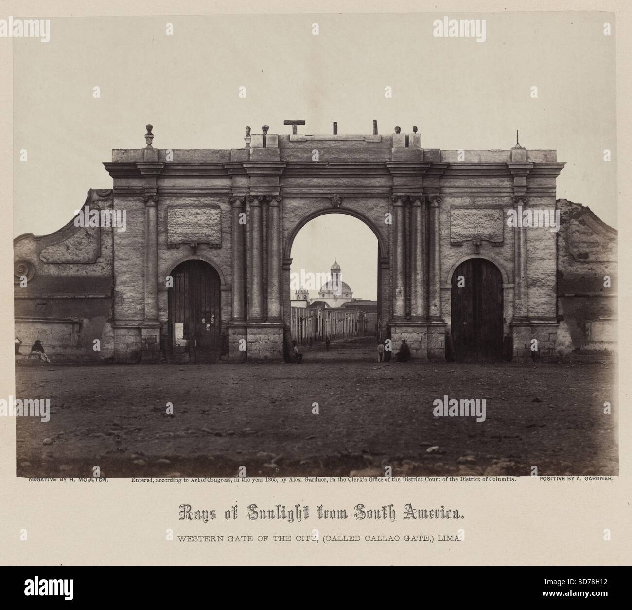 Westliches Tor der Stadt, genannt Callao Gate, Lima, 1865. Silberalbumen gedruckt von Philp & Solomons in Washington, D.C. 6 3/4 x 8 3/4 cm. (17,1 x 22,2 cm); Matte-/Montagegröße 12 x 17 Zoll (30,5 x 43,2 cm Stockfoto