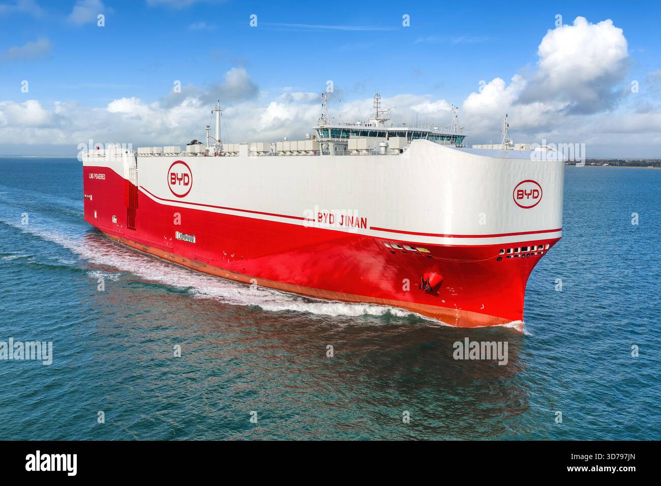BYD Jinan, ein chinesischer PCTC-Autoträger, der von BYD (Build Your Dreams) betrieben wird. Stockfoto
