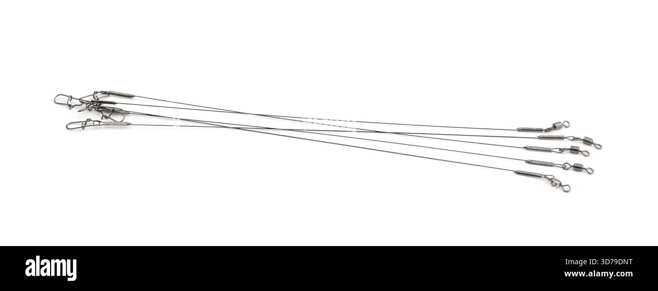 Mehrere neue Titanfischereileinen isoliert auf weiß. Stockfoto