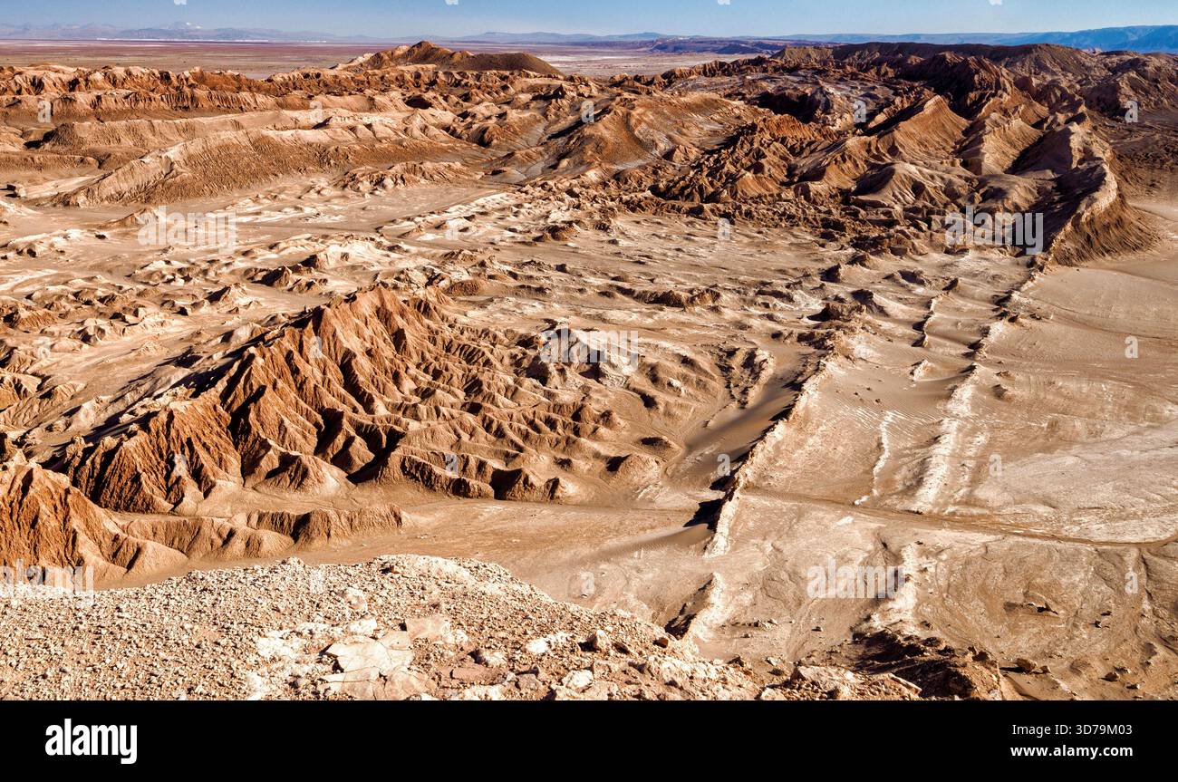 Das Valle de La Luna, das Tal des Mondes sn mit atemberaubenden Felsformationen in der Nähe von San Pedro de Atacama in den chilenischen Anden Stockfoto