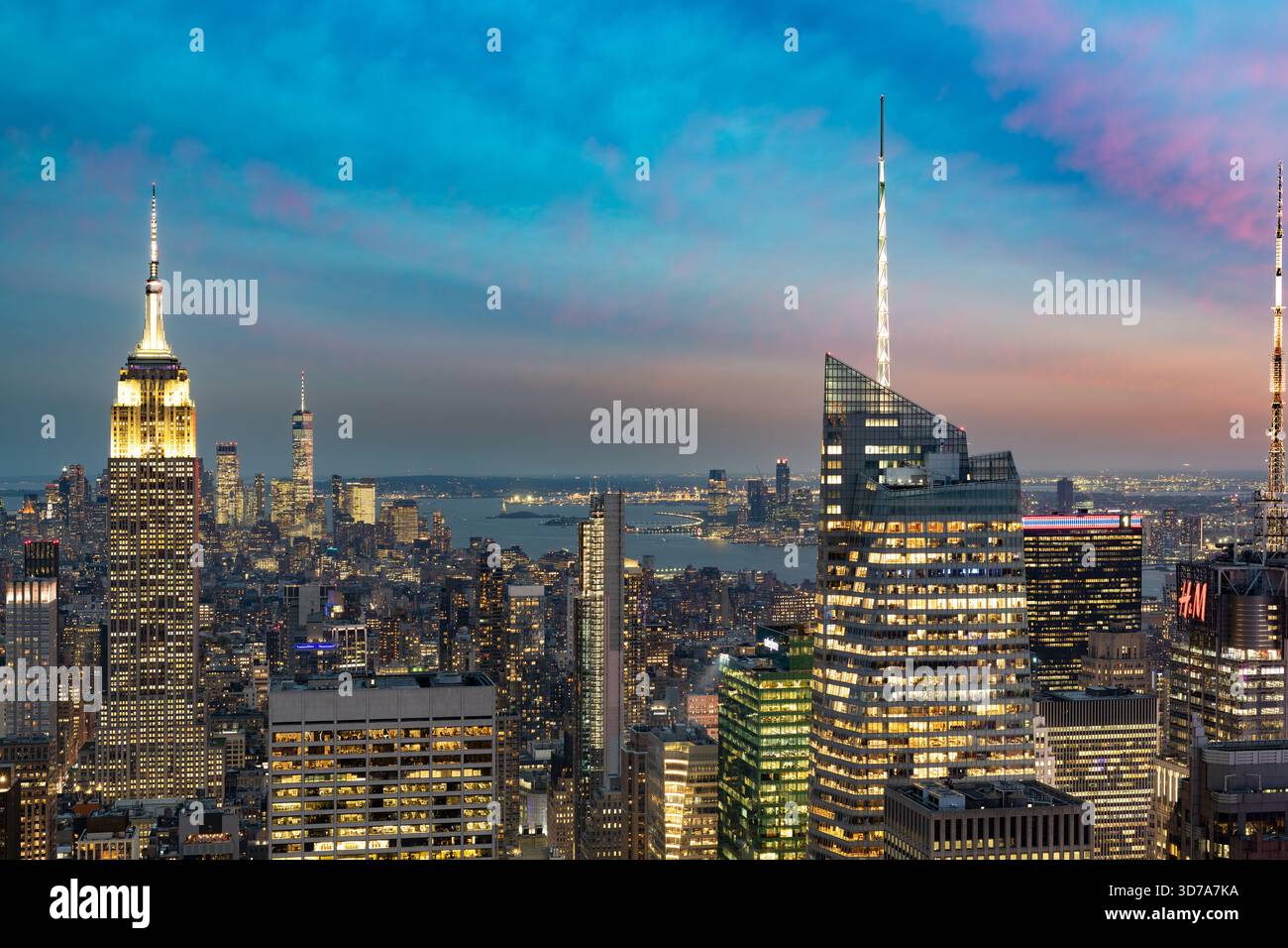 New York City, NY, USA: Eine weitläufige Luftperspektive auf die Architektur von Midtown Manhattan. Stockfoto