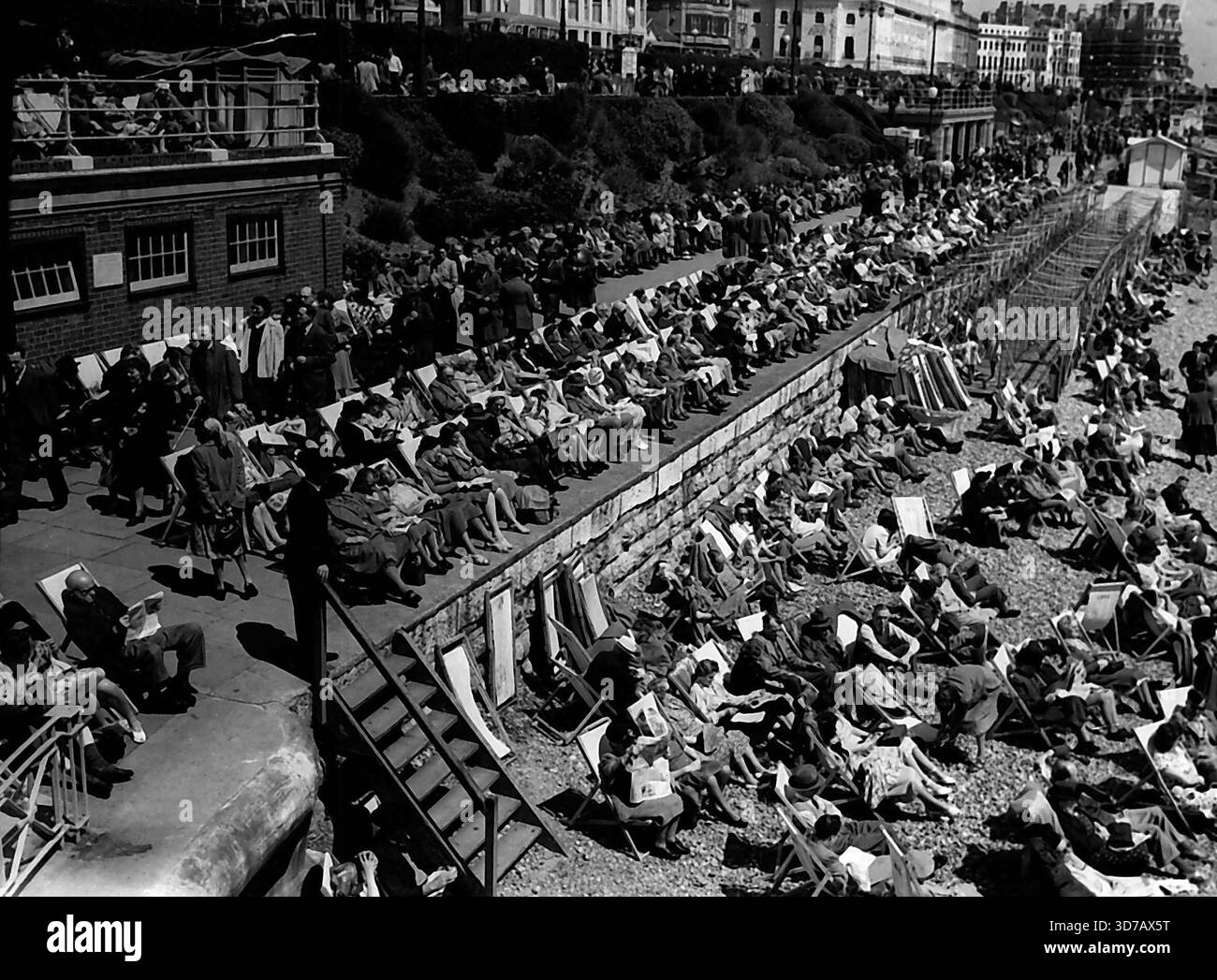 Sonntag in Eastbourne - der Lower Prom. Juni 1949. (Foto im Bild des Vertrags für tägliche Post). Stockfoto