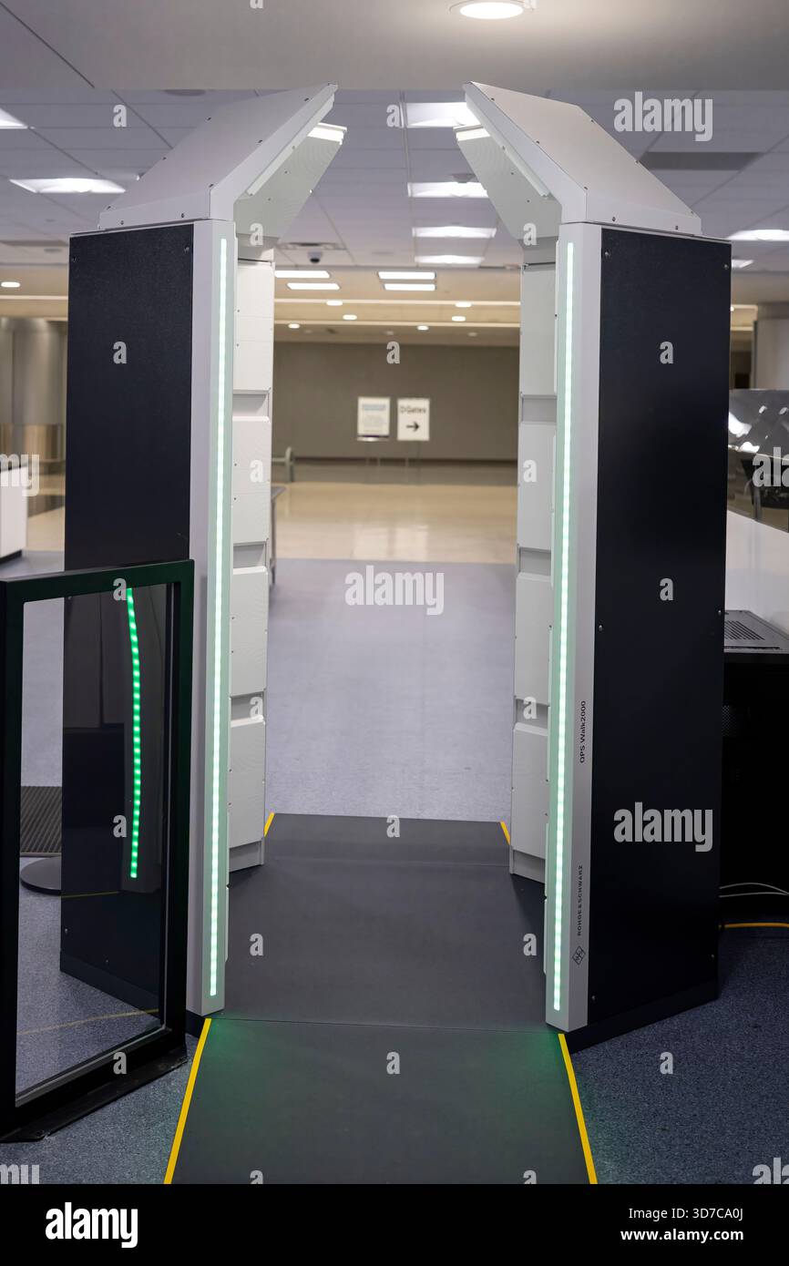 Sicherheitskontrollpunkt des US-TSA-Flughafens am Harry Reid International Airport in Las Vegas, Nevada. Stockfoto