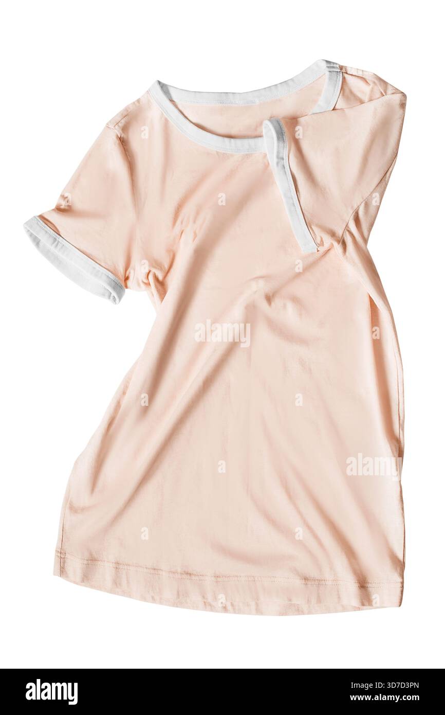 Einfaches beigefarbenes Oversize-T-Shirt aus Baumwolle isoliert auf weißem Hintergrund Stockfoto