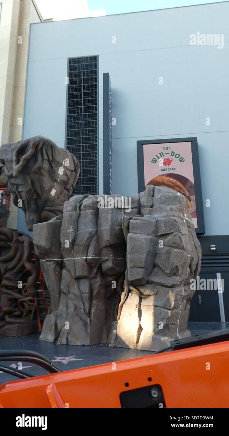 Los Angeles, Kalifornien, USA 24. November 2025 James Cameron Avatar Fire and Ash Movie Premiere am 24. November 2025 in Los Angeles, Kalifornien, USA. Foto: Barry King/Alamy Stock Photo Stockfoto