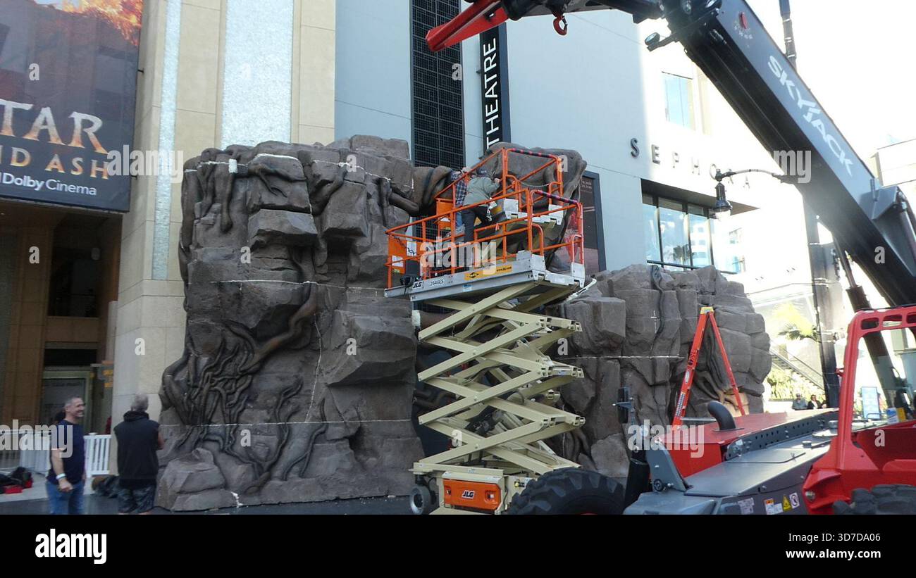 Los Angeles, Kalifornien, USA 24. November 2025 James Cameron Avatar Fire and Ash Movie Premiere am 24. November 2025 in Los Angeles, Kalifornien, USA. Foto: Barry King/Alamy Stock Photo Stockfoto