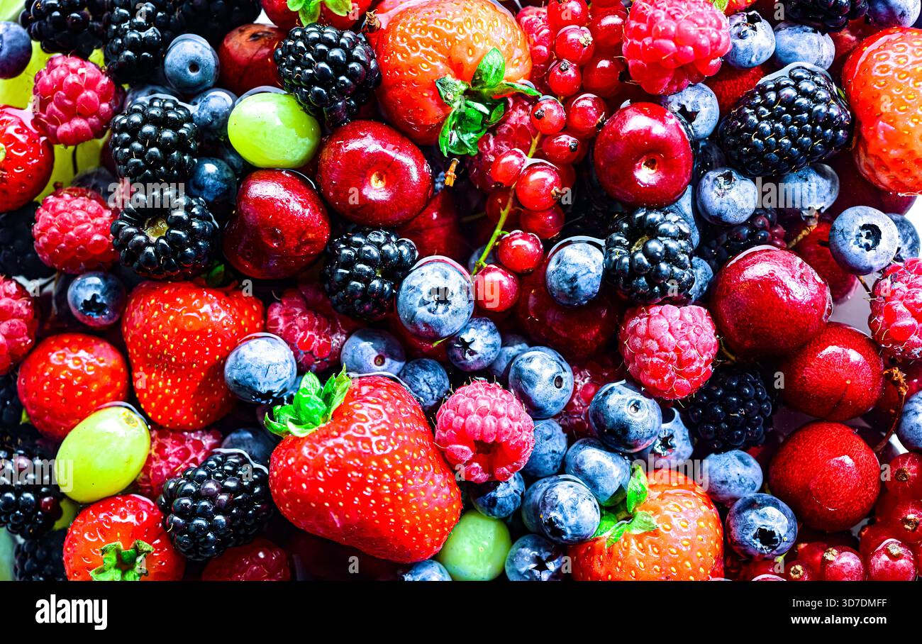Zusammensetzung mit frischen Reifen Früchten. Fruitarische Ernährung. Stockfoto
