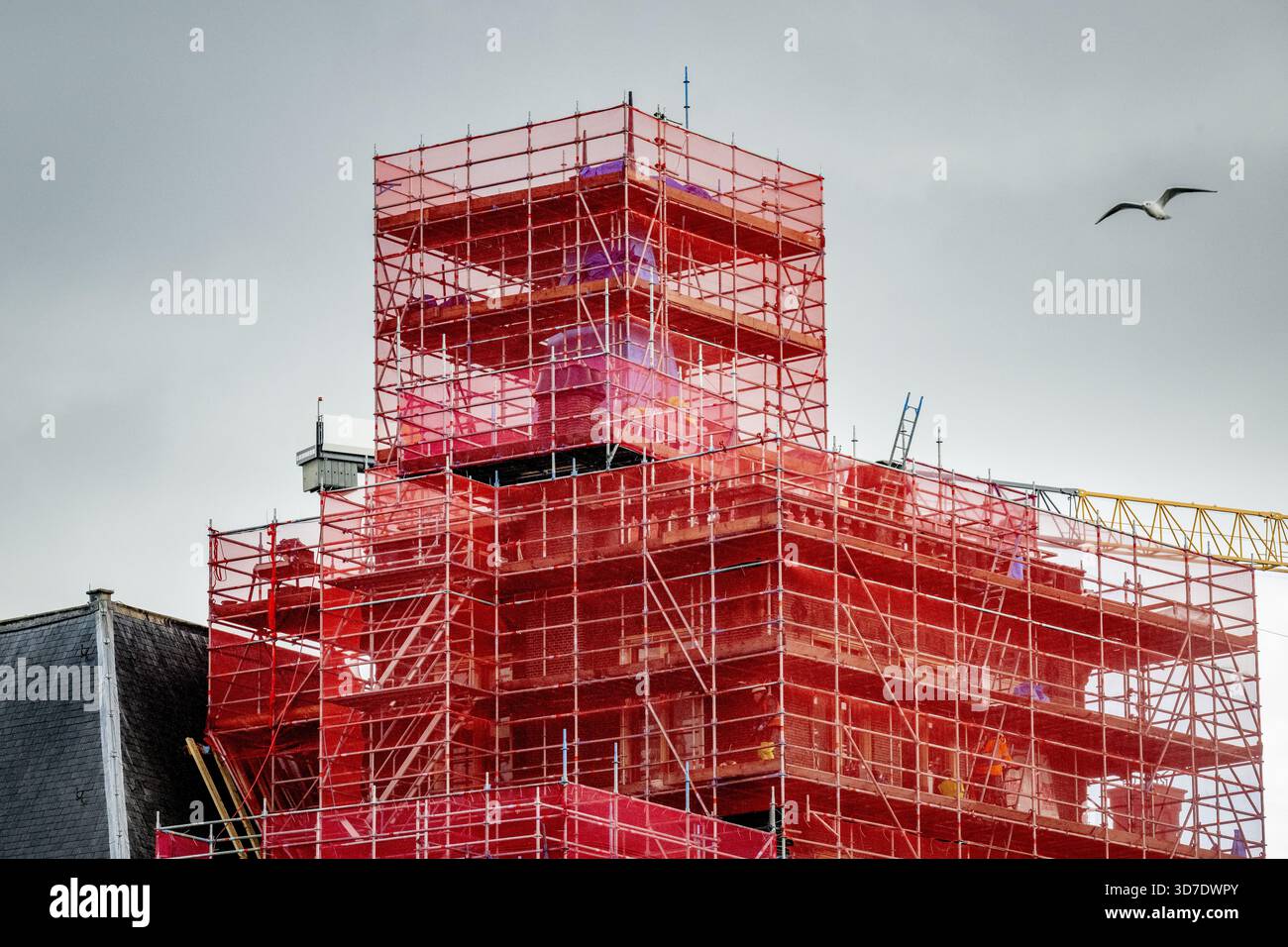 DEN HAAG - Renovierung des Binnenhof in den Haag. Der Binnenhof wird seit dem 1. Oktober 2021 renoviert. Ziel ist es, die Gebäude, einschließlich der Gebäude, die den Senat und das Repräsentantenhaus beherbergen, zukunftssicher zu machen. Die Renovierung des Binnenhof in den Haag wird wieder teurer. ANP /HOLLANDSE HOOGTE /ROBIN UTRECHT niederlande Out - belgien Out Stockfoto