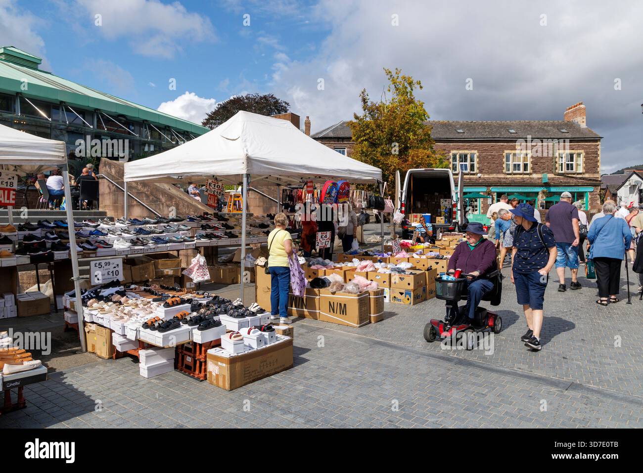 Outdoor-Markt, Abergavenny, Wales, UK Stockfoto