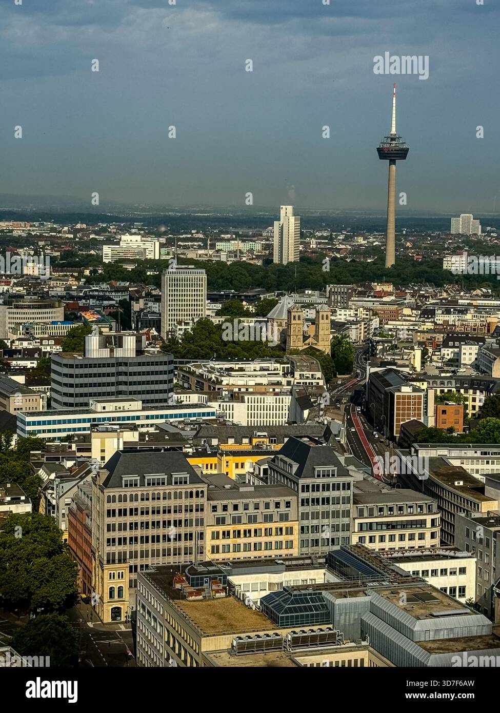 Blick auf die Umgebung von der Spitze des Kölner Doms Stockfoto