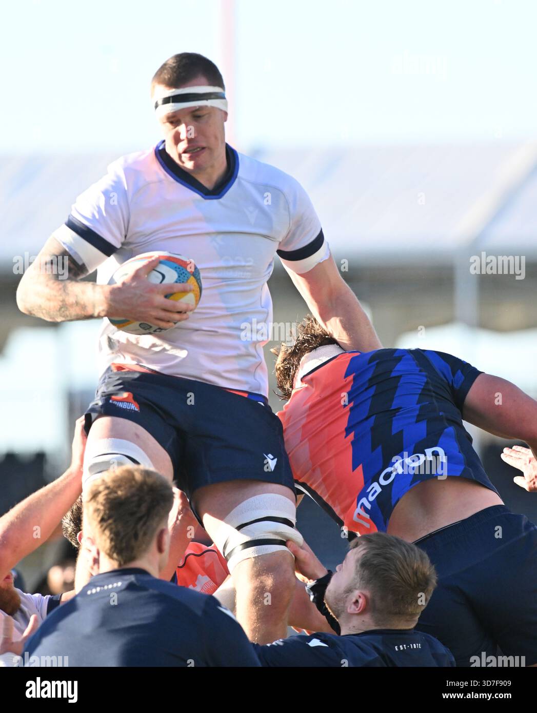 Hive Stadium, Murrayfield, Edinburgh Schottland .UK.25. November 25 Edinburgh Rugby Training für Ospreys in Runde 6 des 2025/26 BKT URC Edinburgh Rugby Genn Young Credit: eric mccowat/Alamy Live News Stockfoto