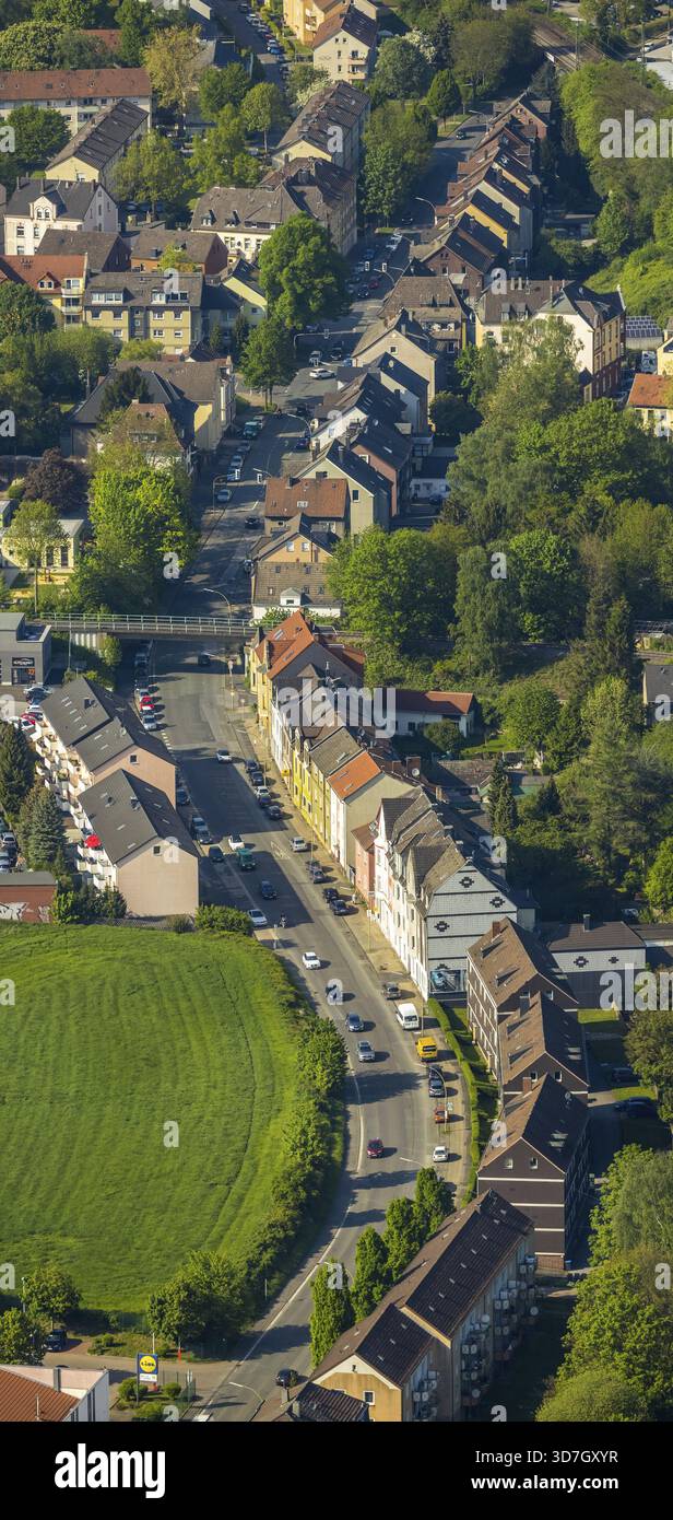 Luftaufnahme der Sprockhoeveler Straße, die demnächst saniert wird, in Witten im Ruhrgebiet in Nordrhein-Westfalen, Keim Stockfoto