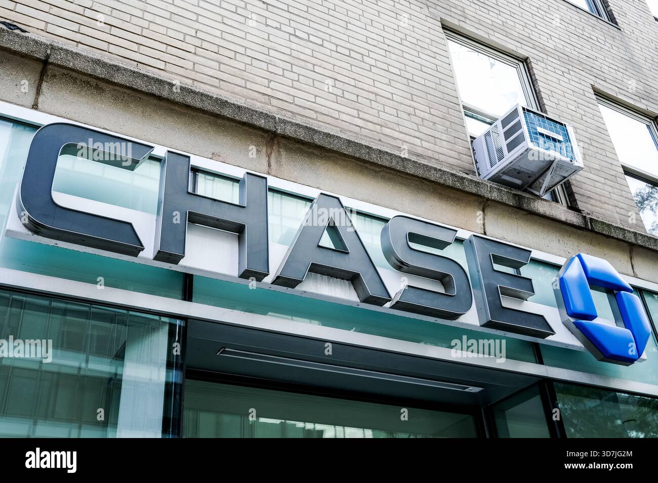 New York City, USA. Oktober 2025. Ein Zweig von Chase in New York City. Stockfoto