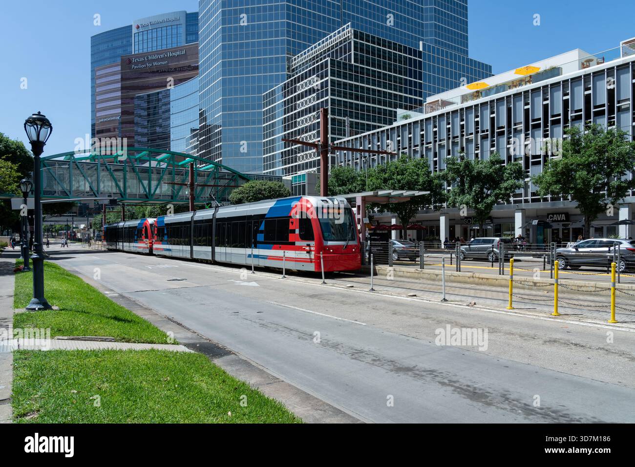 Ein Straßenbahnwagen der Red Line in Texas Medical Center in Houston, Texas, USA. Stockfoto