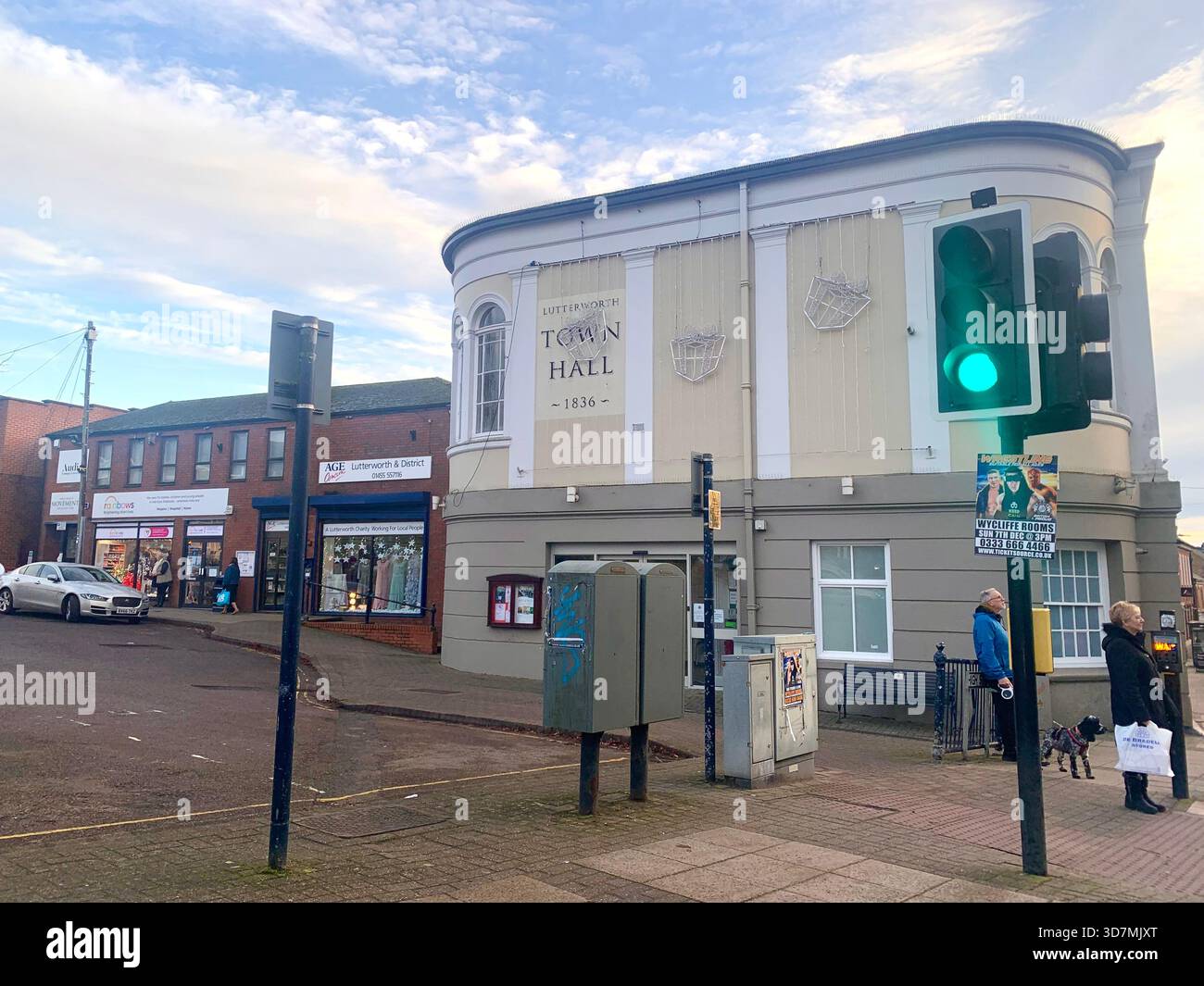 Lutterworth Town Hall Ampeln Market Street Meeting Place Hochzeiten Geschichte historischer Platz Leicestershire Gemeindegebäude Klasse 11 - Smartphone-aufgenommenes Stockfoto