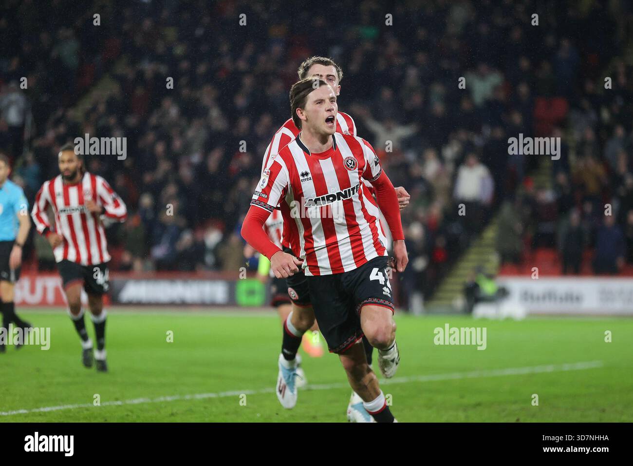 Während des Sky Bet Championship-Spiels zwischen Sheffield United und Portsmouth in der Bramall Lane, Sheffield am Mittwoch, den 26. November 2025. (Foto: Simon Hall | MI News) Credit: MI News & Sport /Alamy Live News Stockfoto