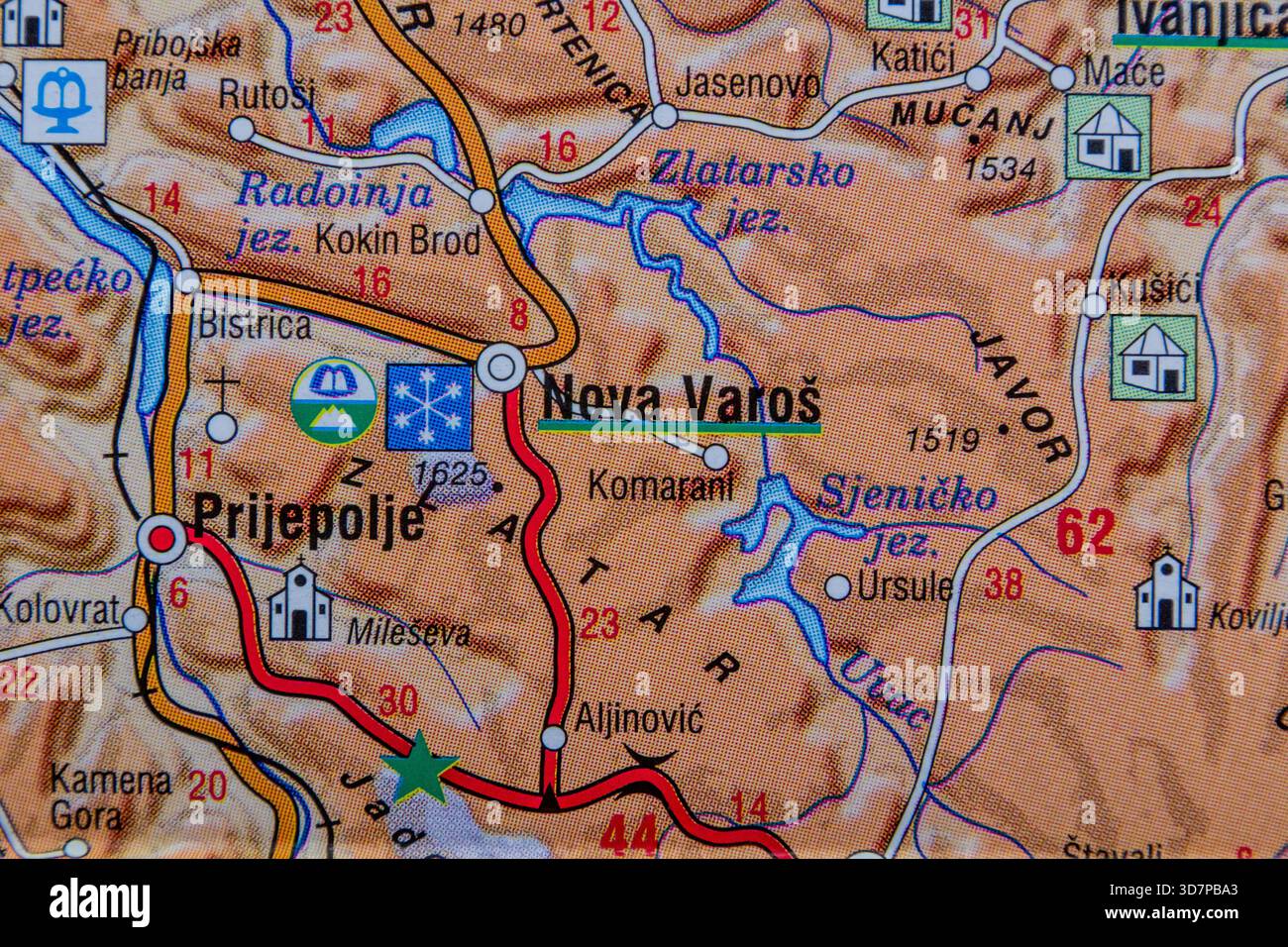 Prijepolje und Nova Varos, Serbien, auf einer Straßenkarte Stockfoto