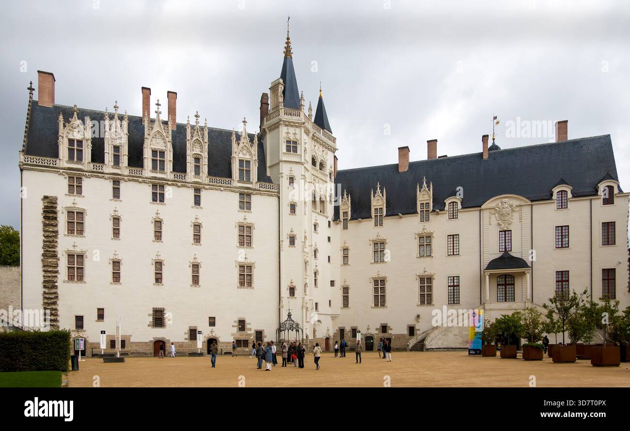Château des Ducs de Bretagne (Burg der Herzöge der Bretagne) in Nantes, Frankreich, mit befestigten Mauern und Türmen Stockfoto