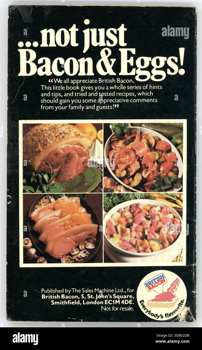 Vintage 1970er Taschenbuch, Rückseite des Kochbuches The Best of British Bacon Recipes von Mary Norwak, kostenlos von verschiedenen Einzelhändlern verteilt, diese Kopie von bekannten Einzelhändlern, jetzt geschlossen, - British Home Stores (BHS). Veröffentlicht für British Bacon, 1979, UK. Stockfoto