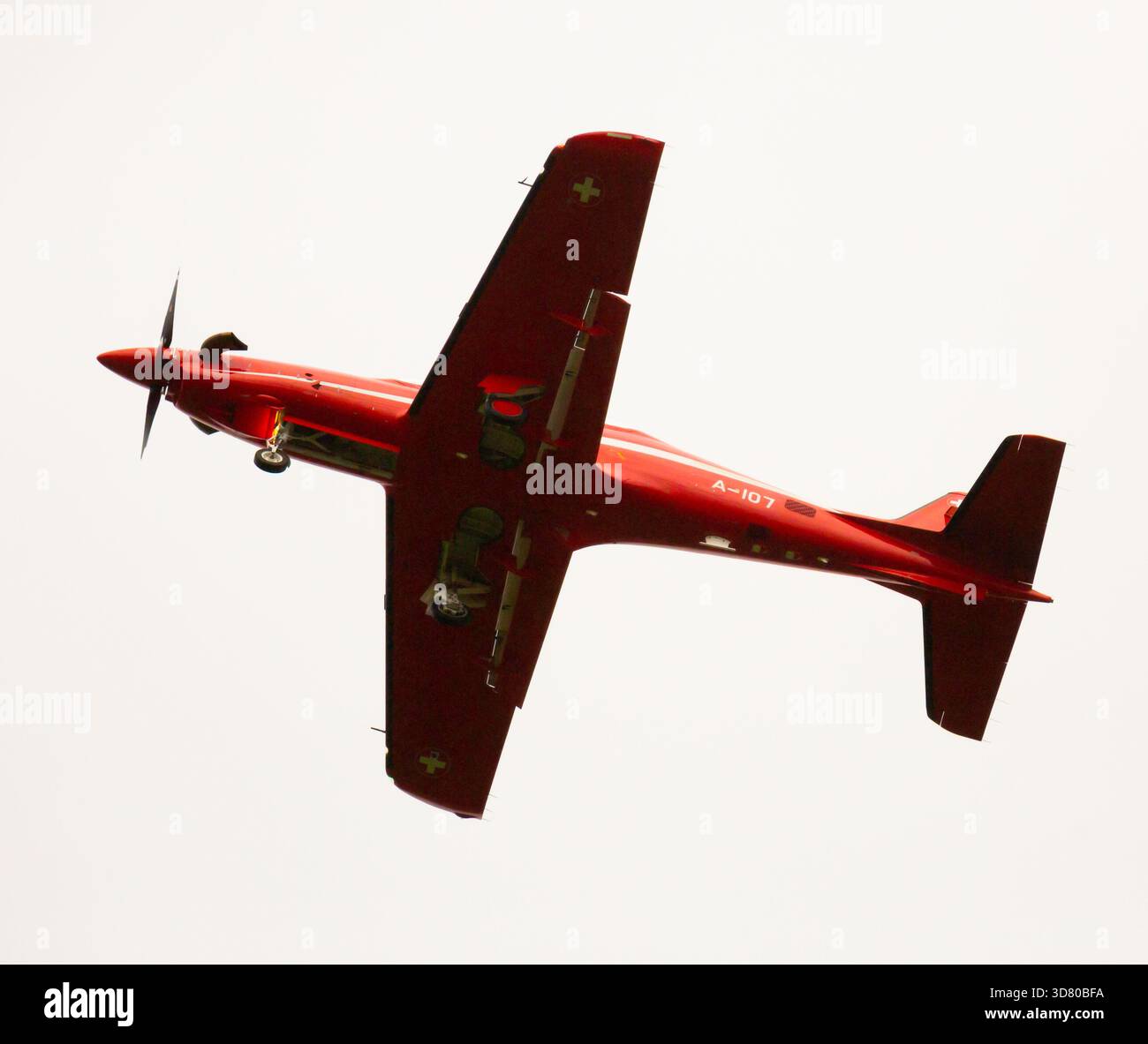Pilatus PC-21 Landung auf dem Flughafen Emmen, Schweiz Stockfoto