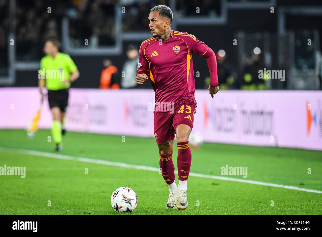 Rom, Italie. November 2025. Wesley FRANCA von AS Roma während der UEFA Europa League, League-Phase, MD5, Fußballspiel zwischen AS Roma und FC Midtjylland am 27. November 2025 im Stadio Olimpico in Rom, Italien - Foto Massimo Insabato/Matthieu Mirville/DPPI Credit: DPPI Media/Alamy Live News Stockfoto