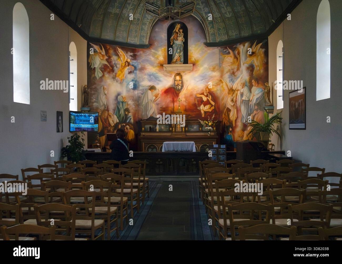 Innenraum der Kapelle in Playben, Bretagne, Frankreich Stockfoto