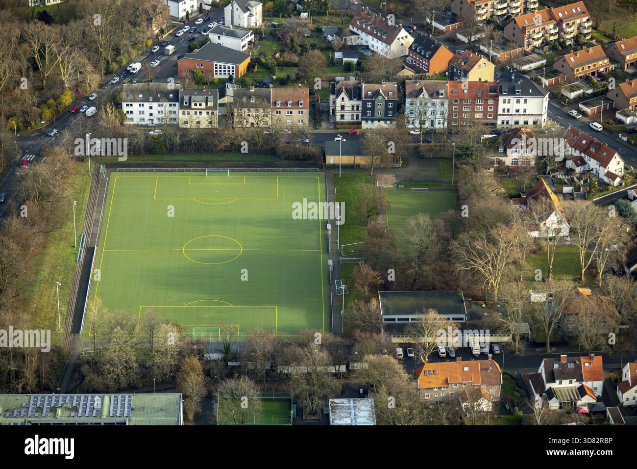 Luftaufnahme, Sportplatz Reichsstraße in Wanne ist verlassen, Hans-Tilkowski Schule, Sportplatz Volkspark, Eickelerbruch, Bochum, Ruhrgebiet, Nordrhein Stockfoto